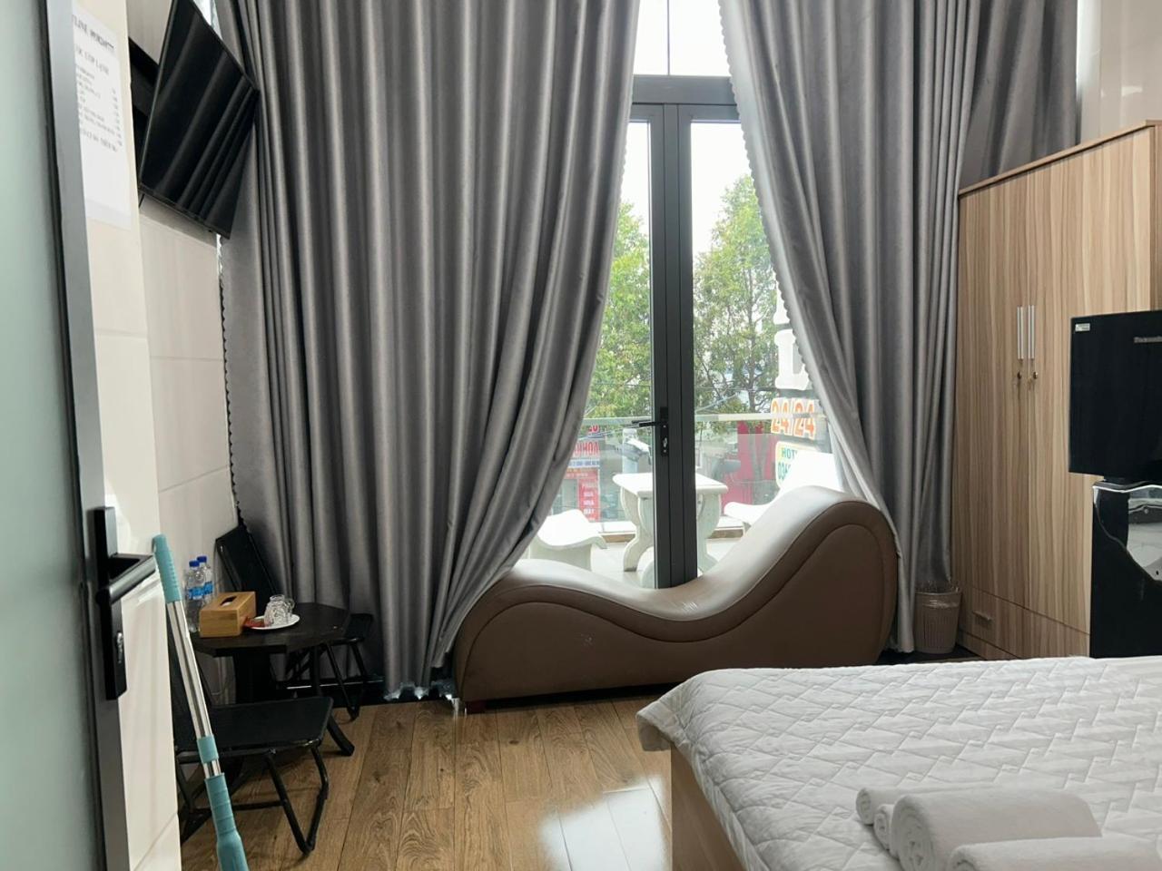Hotel Hong Cam Trung An Buitenkant foto